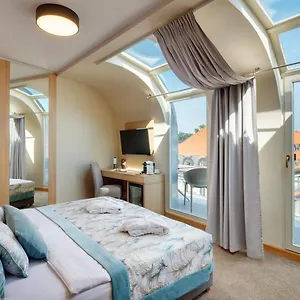 Clement 4* Prag
