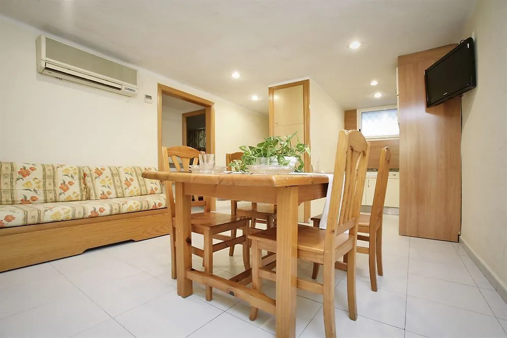 Apartamentos Los Peces Rentalmar Салоу Отель