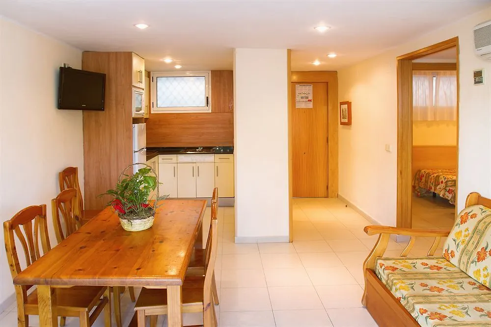 Apartamentos Los Peces Rentalmar Салоу Отель